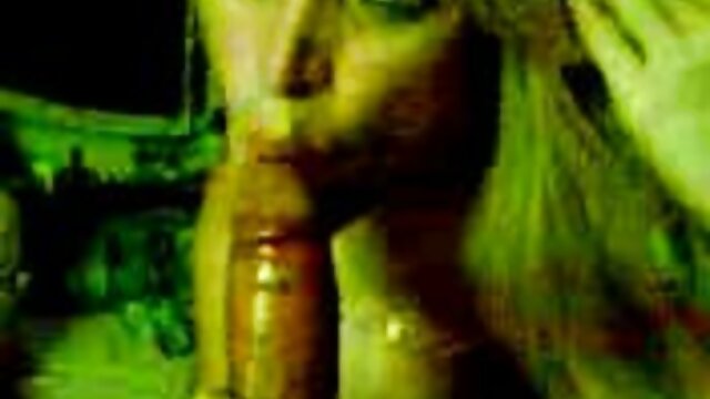 دو را cocks بدن سکسی پسر در یک دختر